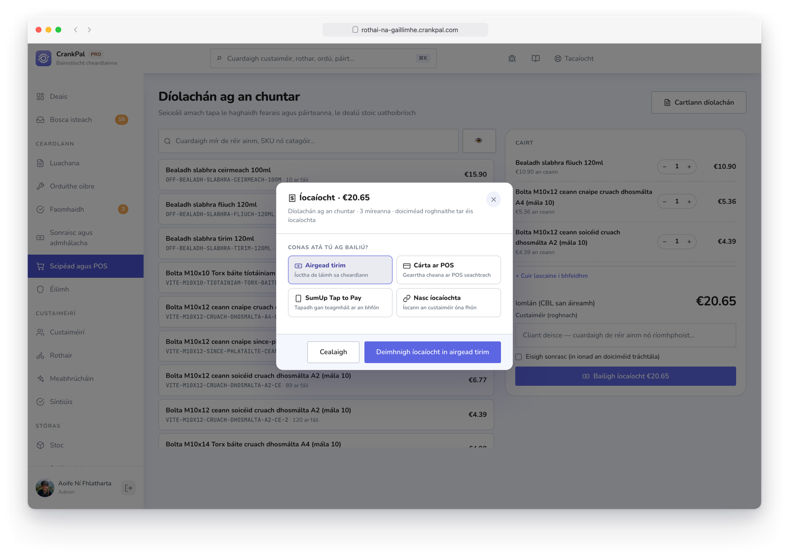 Vendita al banco di CrankPal con scarico automatico del magazzino e modale di incasso: contanti, carta su POS, SumUp Tap to Pay e link di pagamento.