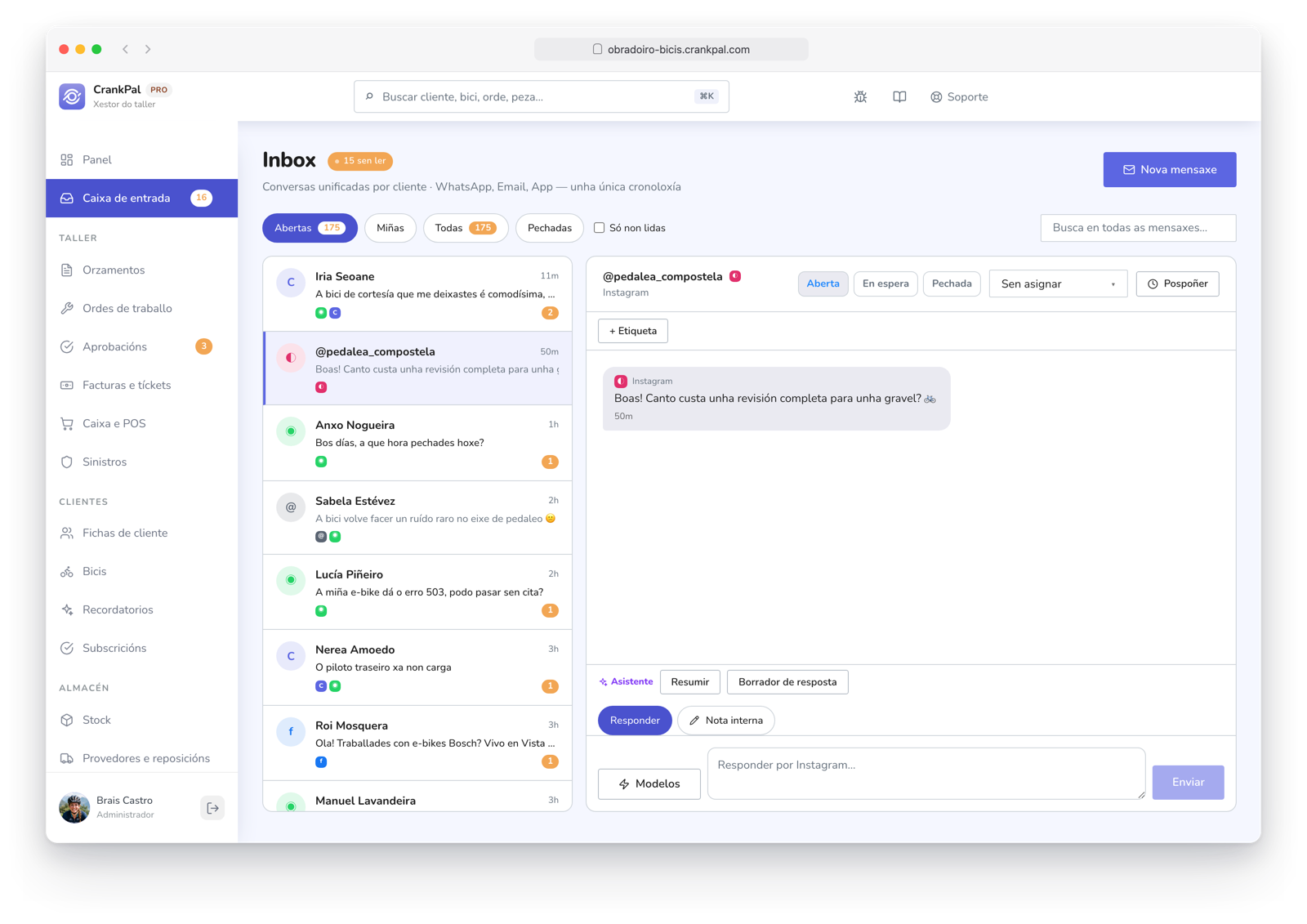 Master Inbox di CrankPal con i messaggi dei clienti da WhatsApp, Email, Facebook, Instagram e app CrankPal in un'unica casella, con la conversazione aperta e il pulsante per aprire la scheda cliente.