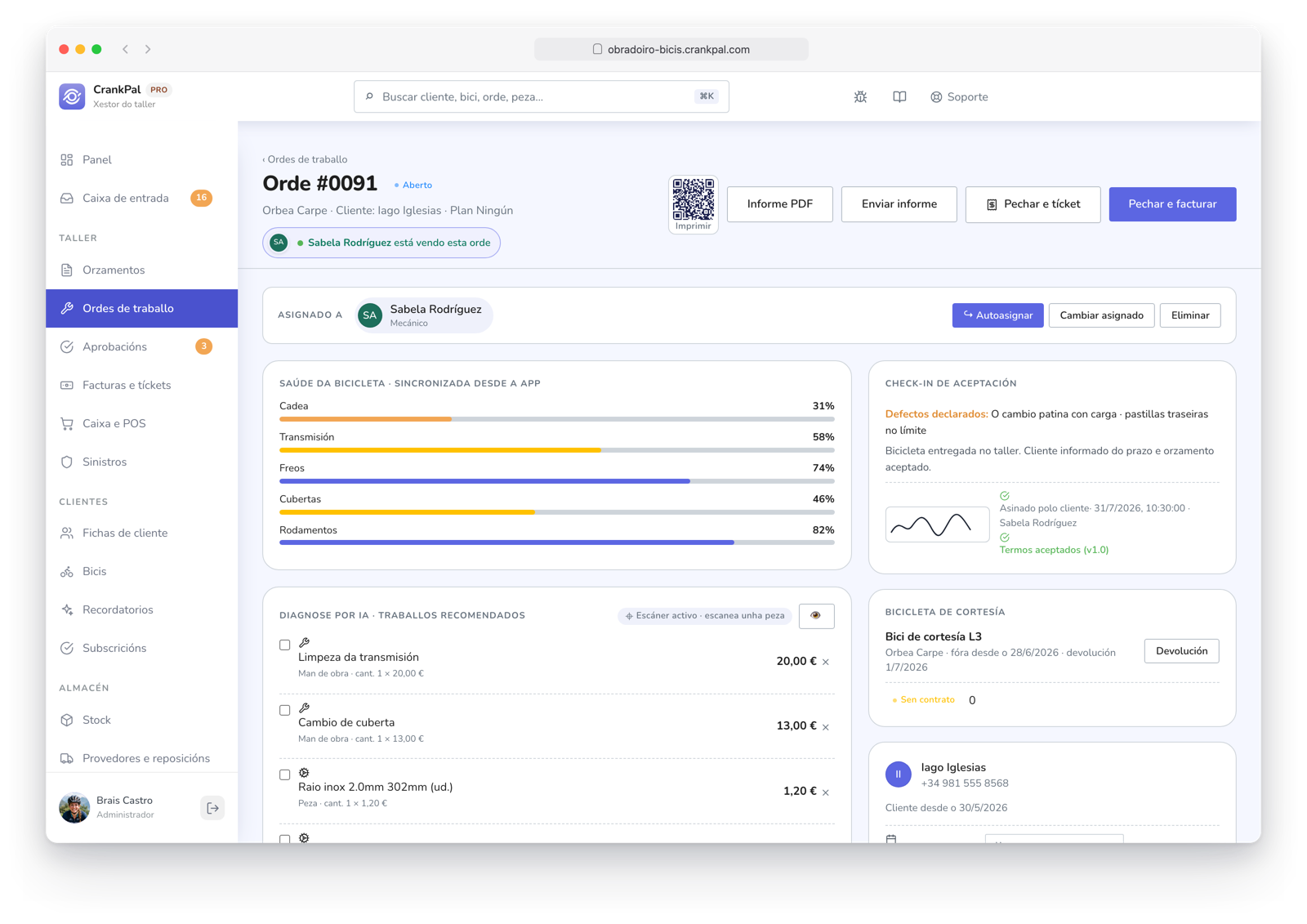 Ordine di lavoro CrankPal con previsione di servizio AI e interventi consigliati, check-in di accettazione con foto e firma, indicatore di presenza live di un collega e chat diretta tra meccanici.