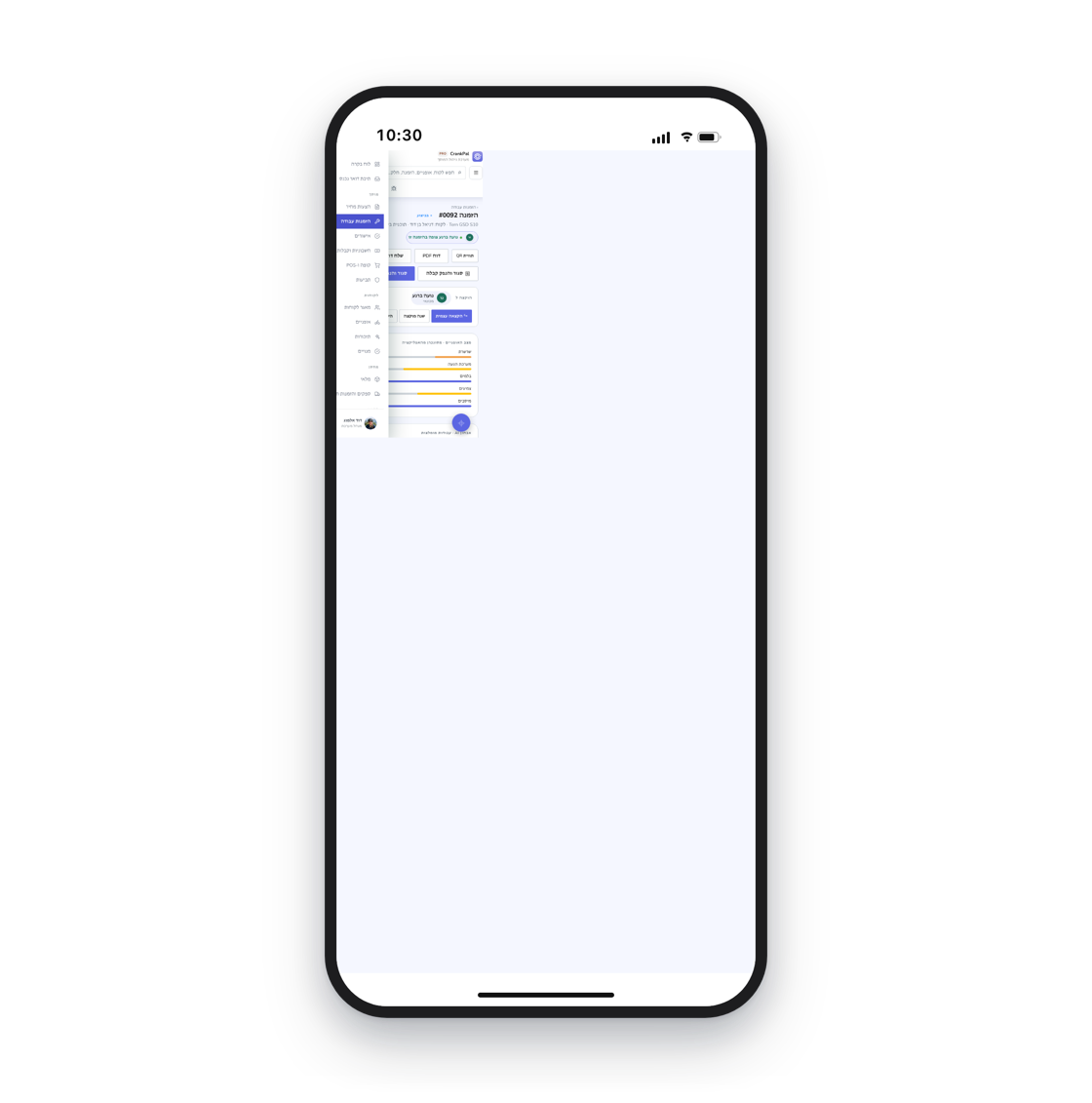 Il gestionale CrankPal aperto su iPhone: l'ordine di lavoro con lo stato, il meccanico assegnato, i pulsanti per chiudere con scontrino o fattura e le barre di salute della bici sincronizzate dall'app.