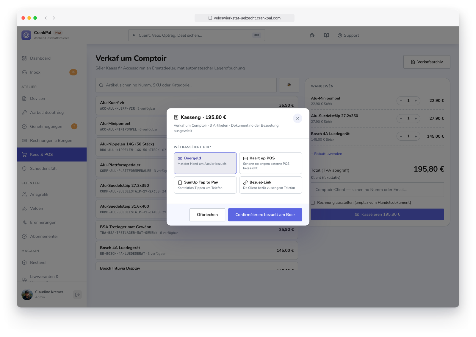Vendita al banco di CrankPal con scarico automatico del magazzino e modale di incasso: contanti, carta su POS, SumUp Tap to Pay e link di pagamento.