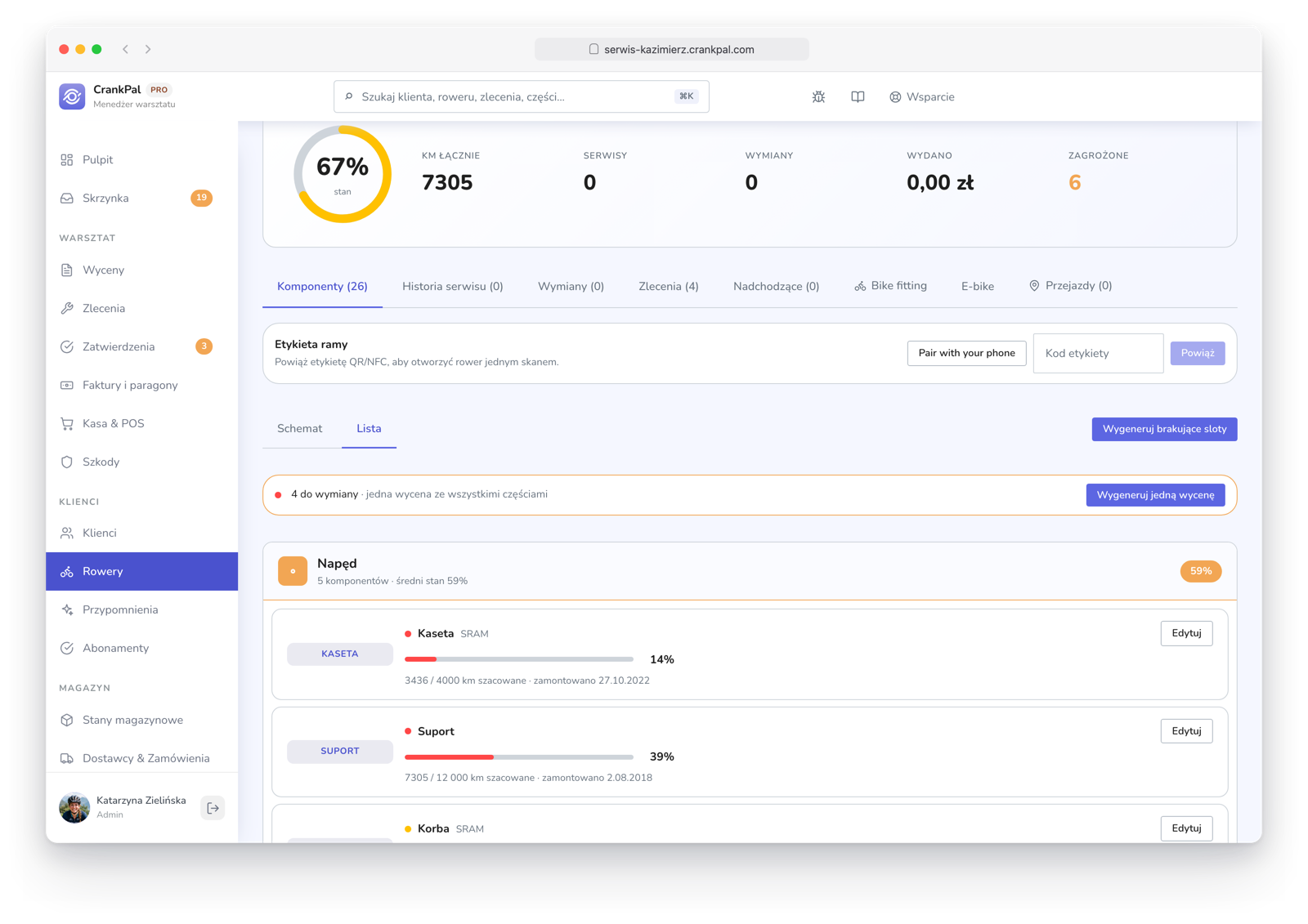 Scheda di una e-bike nel gestionale CrankPal: salute complessiva, chilometri totali, componenti censiti con la percentuale di usura di catena, cassetta e cambio, chilometri percorsi e data di installazione, e il pulsante per generare un preventivo unico con le parti da sostituire.
