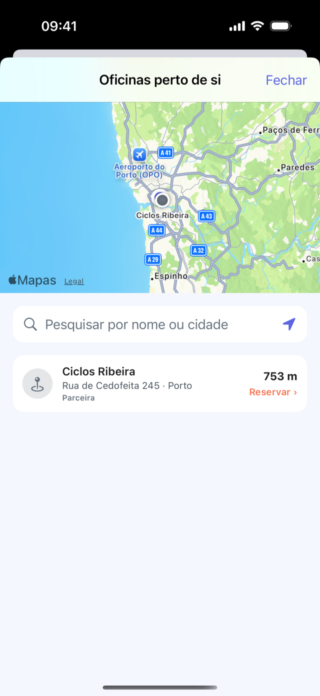 A app CrankPal: o mapa das oficinas por perto, com a ficha da oficina, a distância e o botão para marcar