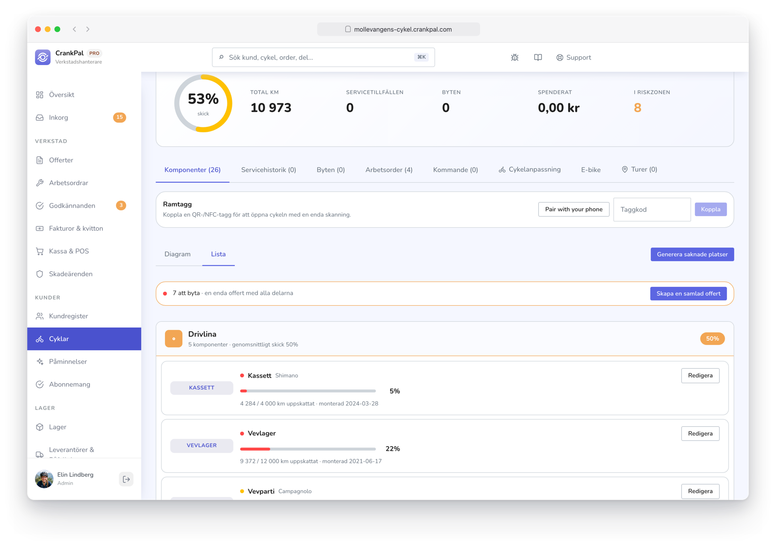 Scheda di una e-bike nel gestionale CrankPal: salute complessiva, chilometri totali, componenti censiti con la percentuale di usura di catena, cassetta e cambio, chilometri percorsi e data di installazione, e il pulsante per generare un preventivo unico con le parti da sostituire.